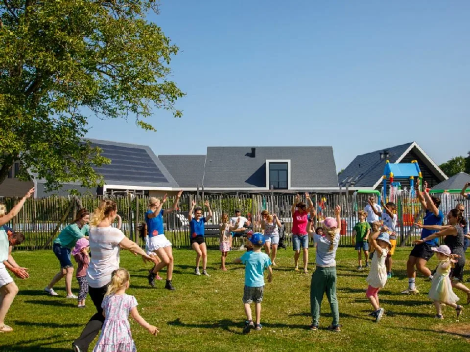 Met kinderen in een chalet