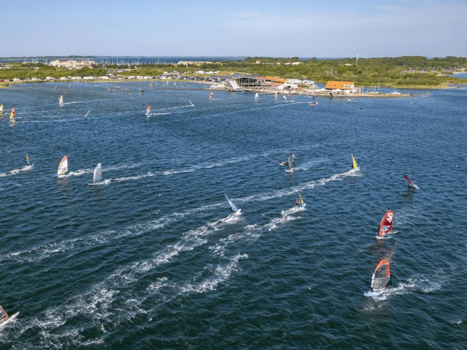 water van zeeuwse kust